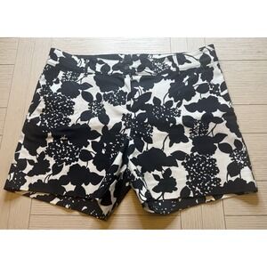 The Limited Women's Size 14 Black White Floral Shorts Cotton‎ Poly Spandex